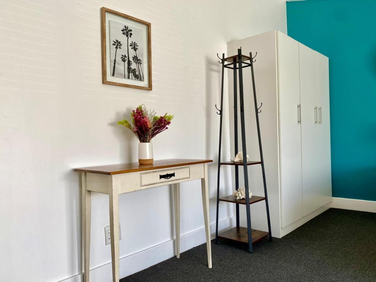 Hermanus Waterfront Apartment Oda fotoğraf